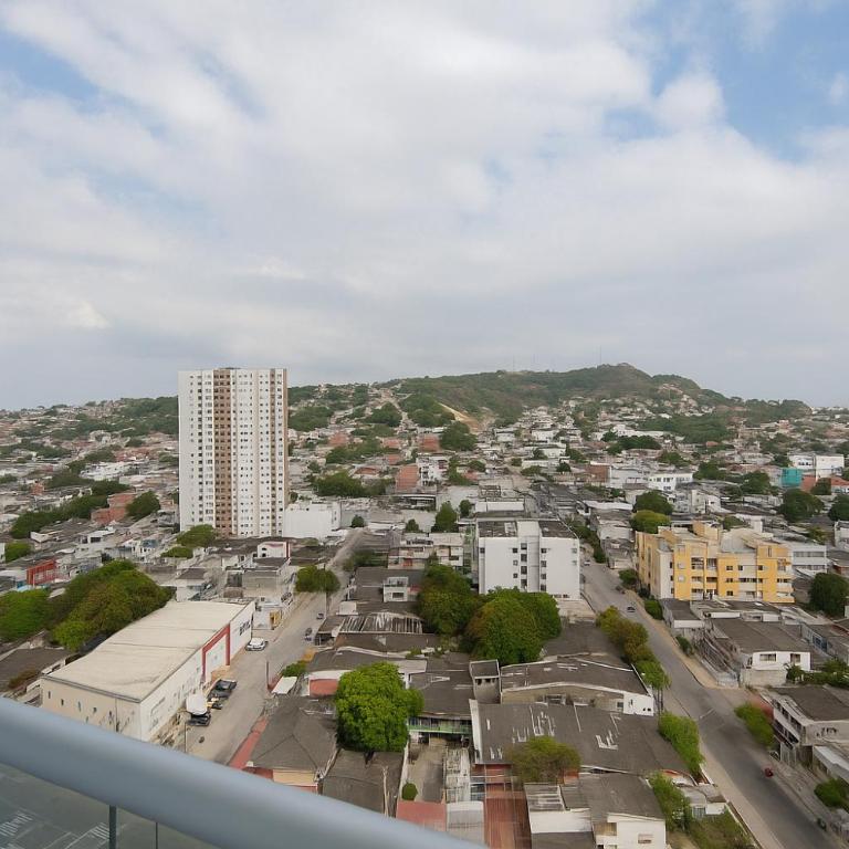 Apartamento Amoblado Cerca al Mar - Three-Bedroom Apartment - 7