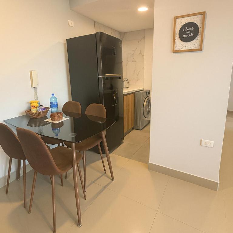 Apartamento Amoblado Cerca al Mar - Three-Bedroom Apartment - 9