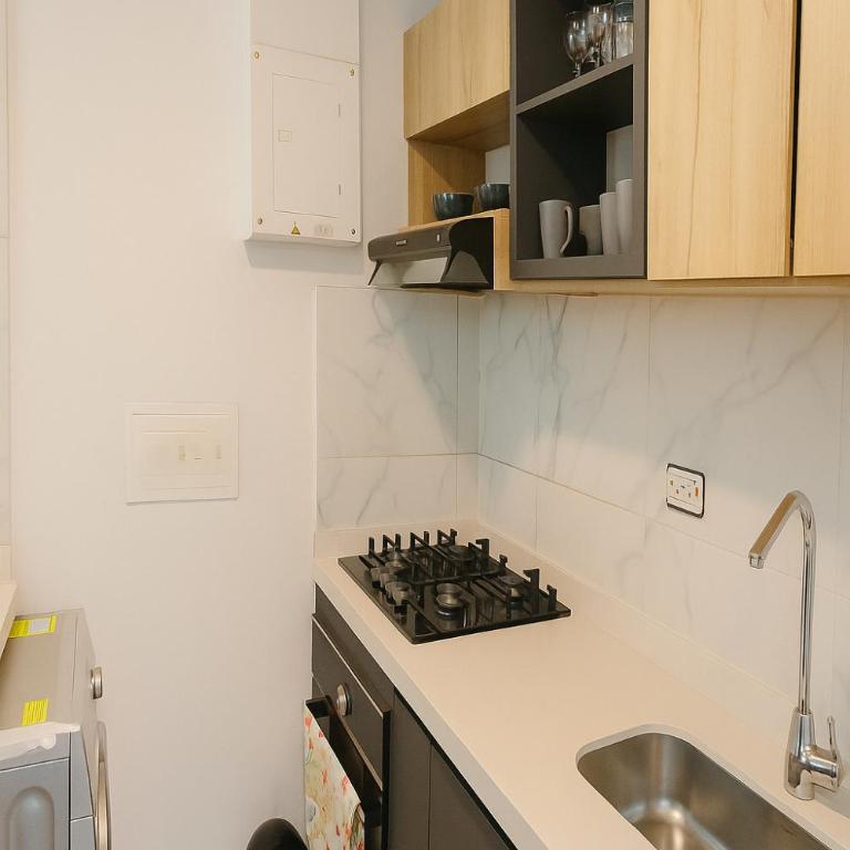 Apartamento Amoblado Cerca al Mar - Three-Bedroom Apartment - 11