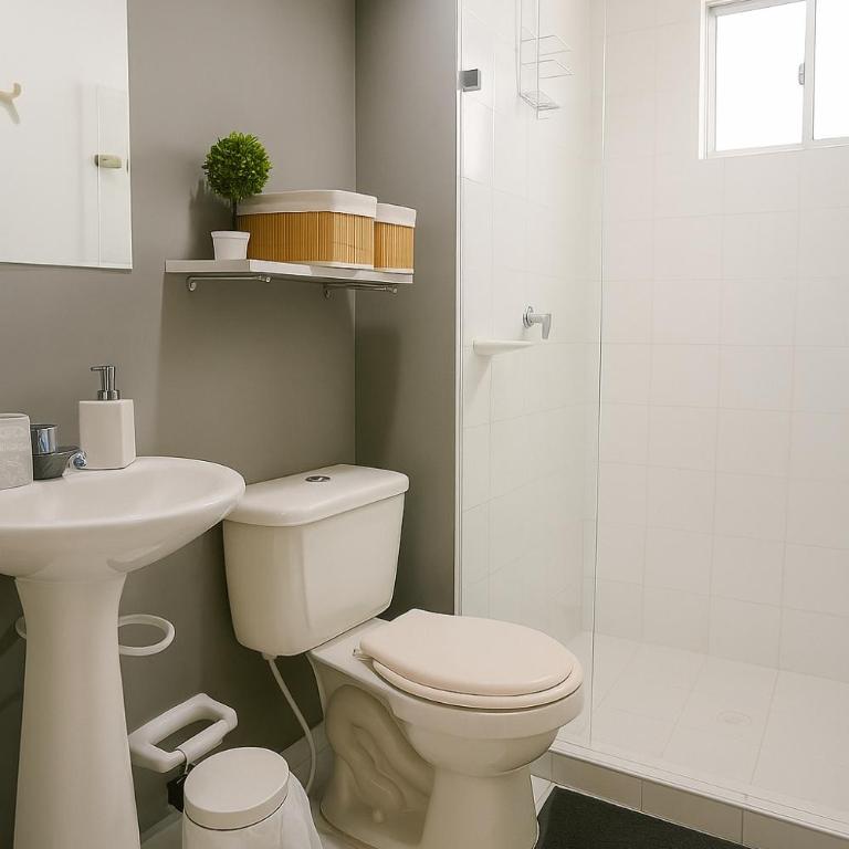 Apartamento Amoblado Cerca al Mar - Three-Bedroom Apartment - 18
