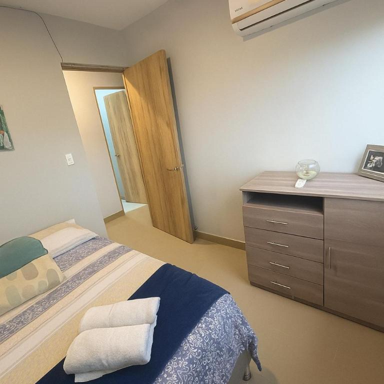 Apartamento Amoblado Cerca al Mar - Three-Bedroom Apartment - 20