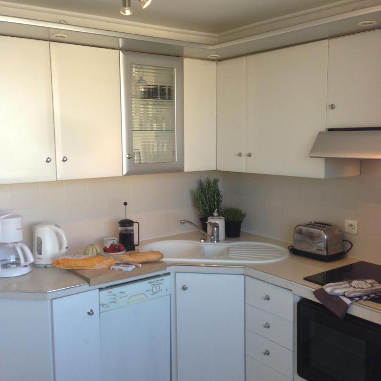 Sunny Cap View Terrace with Sea Views and AirCon - Appartement - Vue sur Mer - 21