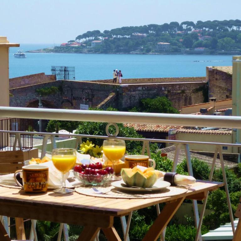 Sunny Cap View Terrace with Sea Views and AirCon - Appartement - Vue sur Mer - 1