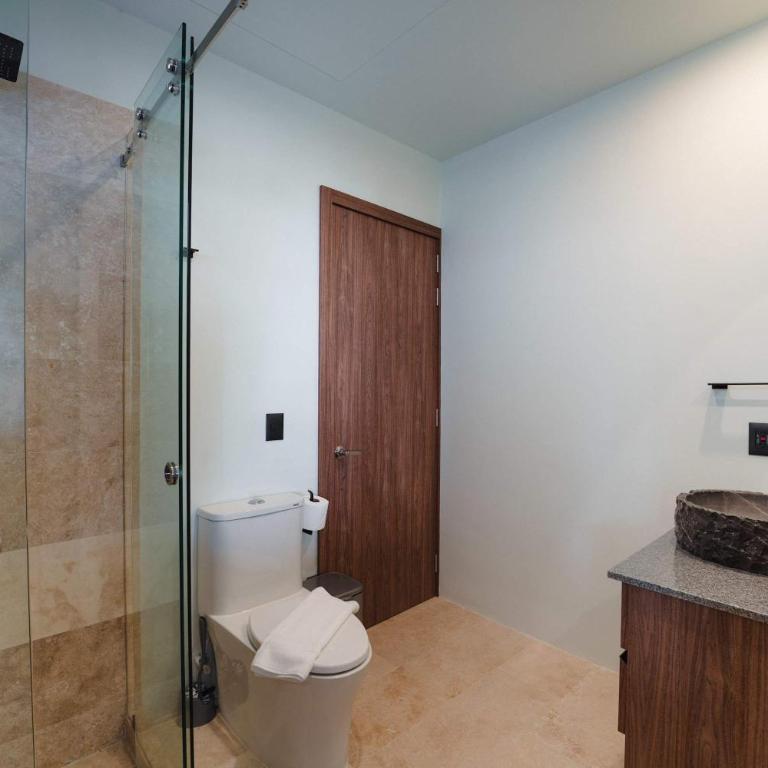 Modern 2BR Apartment with Pool & Gym - Apartamento - 20