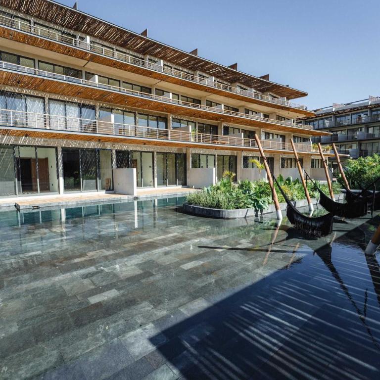 Modern 2BR Apartment with Pool & Gym - Apartamento - 26
