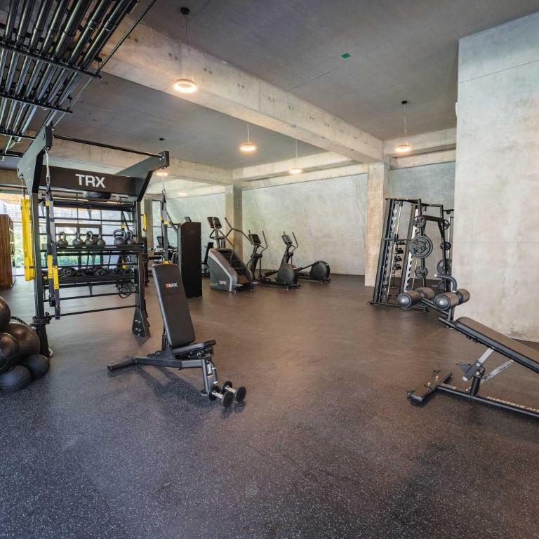 Modern 2BR Apartment with Pool & Gym - Apartamento - 29