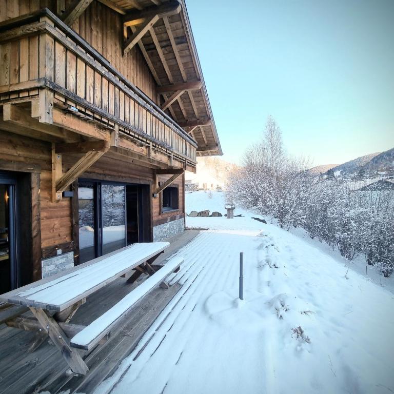 Chalet paisible 3 étoiles Sauna, Cheminée, Terrasse Sud, Vue montagne, Bois & Pierre authentique et confort moderne - Chalet - 42