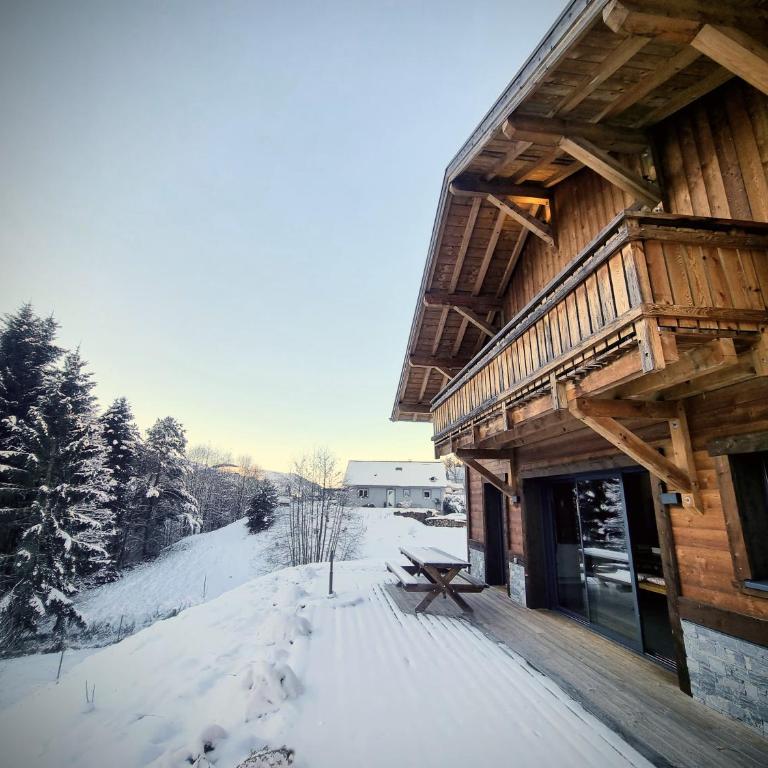 Chalet paisible 3 étoiles Sauna, Cheminée, Terrasse Sud, Vue montagne, Bois & Pierre authentique et confort moderne - Chalet - 41