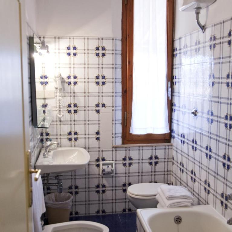 Hotel Italia - Camera Tripla Standard - 3