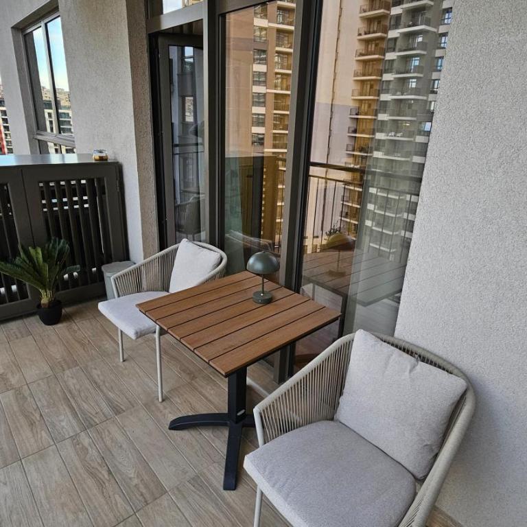 Downtown Belgrade Hostel and Apartments - Apartman sa 1 Spavaćom Sobom, Balkonom i Pogledom na Grad - 2