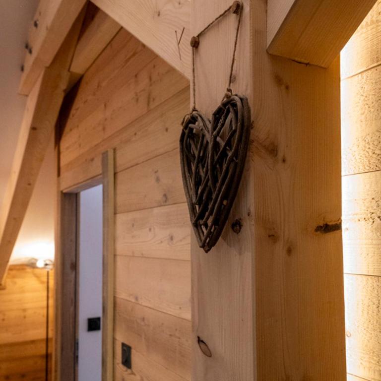 Chalet paisible 3 étoiles Sauna, Cheminée, Terrasse Sud, Vue montagne, Bois & Pierre authentique et confort moderne - Chalet - 33