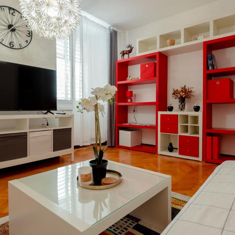 Red Apple - Appartamento con 2 Camere da Letto - 1