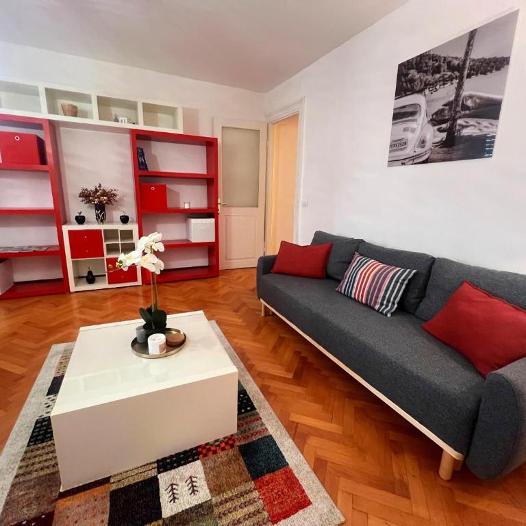 Red Apple - Appartamento con 2 Camere da Letto - 3