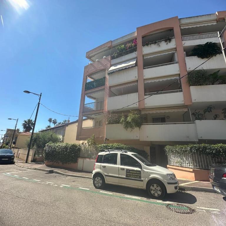Studio grande terrasse 2 min plage & commerces - Appartement 2 Chambres - 35