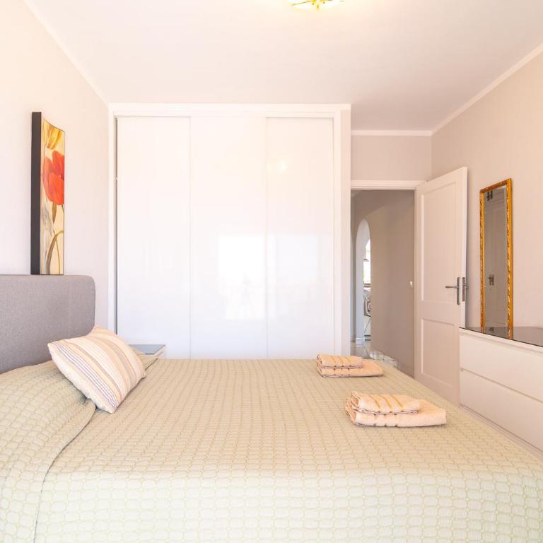 Spacious 2 bdr apartment heated pool, garage - Apartamento de 2 dormitorios con vistas al océano - 9