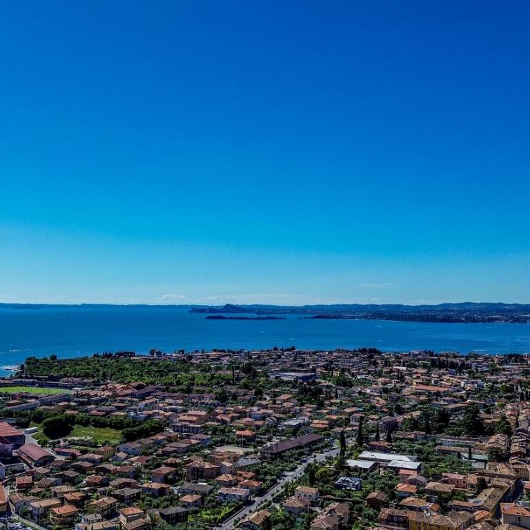 Altavista - Vista lago panoramica 180 gradi - Appartamento con 2 Camere da Letto - 36