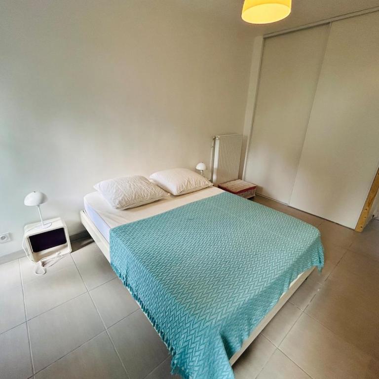 SPACIEUX T3 AVEC TERRASSE RDc CENTRE VILLE - Two-Bedroom Apartment - 5