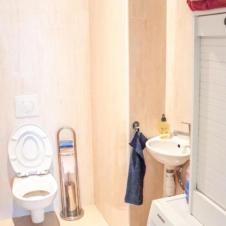 Appartement Cosy et Lumineux idéalement placé - Two-Bedroom Apartment - 41