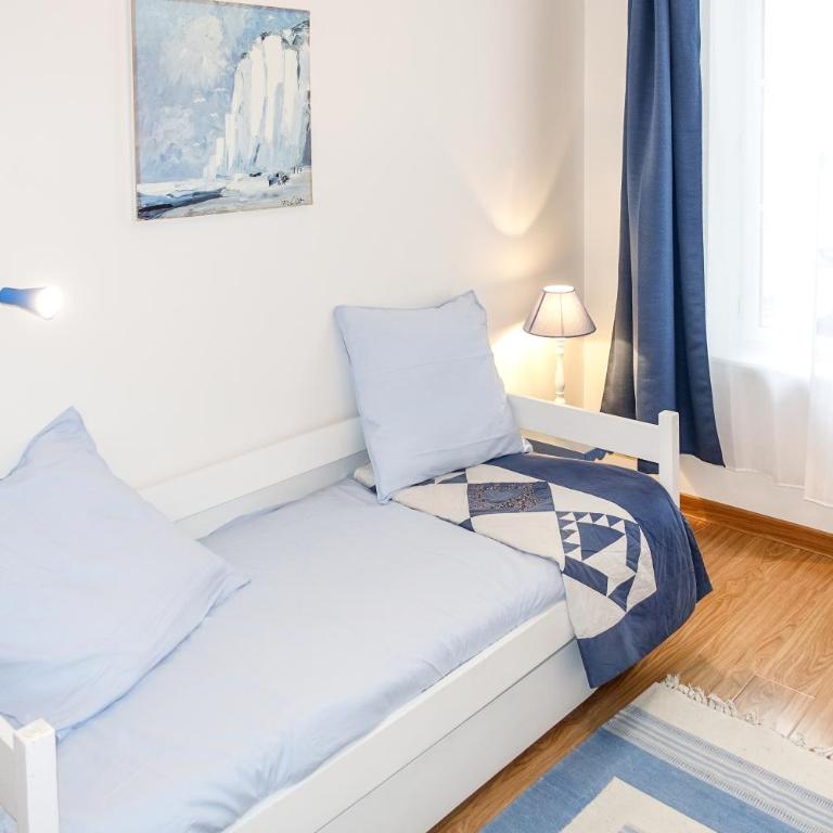 Appartement Cosy et Lumineux idéalement placé - Two-Bedroom Apartment - 21