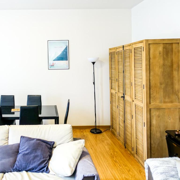 Appartement Cosy et Lumineux idéalement placé - Two-Bedroom Apartment - 45