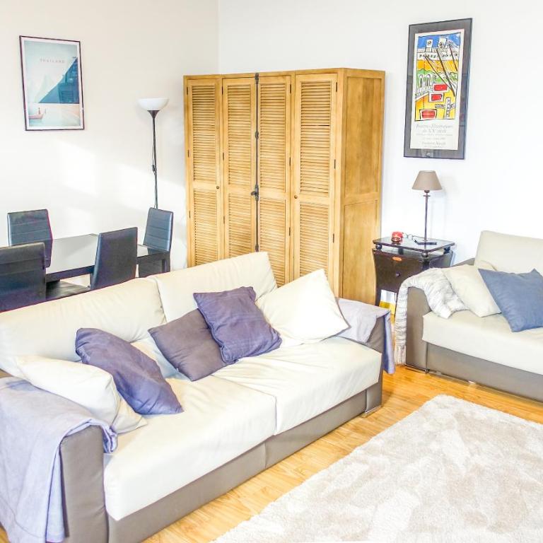 Appartement Cosy et Lumineux idéalement placé - Two-Bedroom Apartment - 42