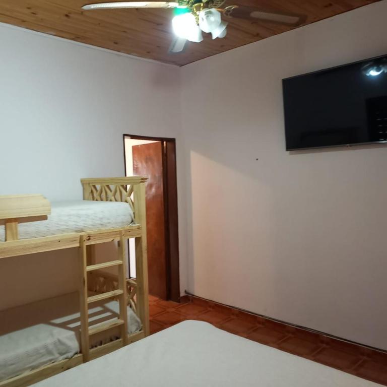 Los Fresnos - One-Bedroom House - 10