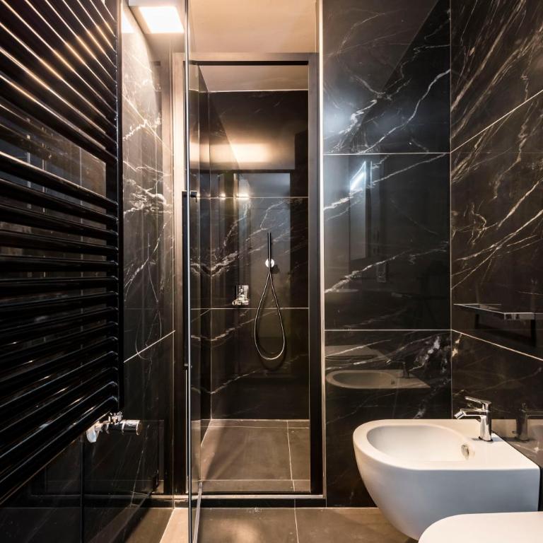 Motor Valley Styled - Luxury Apartments by Design Club Collection - Suite with Hot Tub - 8