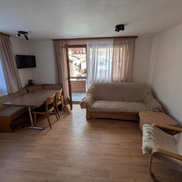 Family friendly and sunny apartment in the heart of Saas Grund - Apartment mit 2 Schlafzimmern - 2