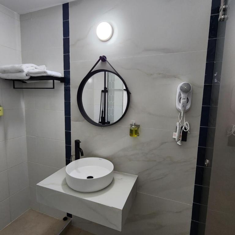 Hotel Continental - Habitación Doble Deluxe - 5