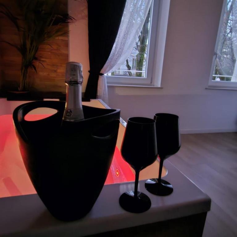 Superior Suite, Villa Joy Verona, Luxury Romantic Suite with Jacuzzi, near City Center - Appartamento - 3