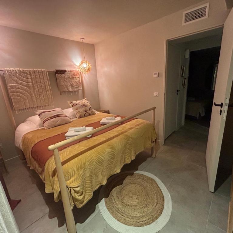 Bas de villa la sablhyeres- 300m Plage de la Capte - 2 hébergements disponibles - Maison de Vacances - 10