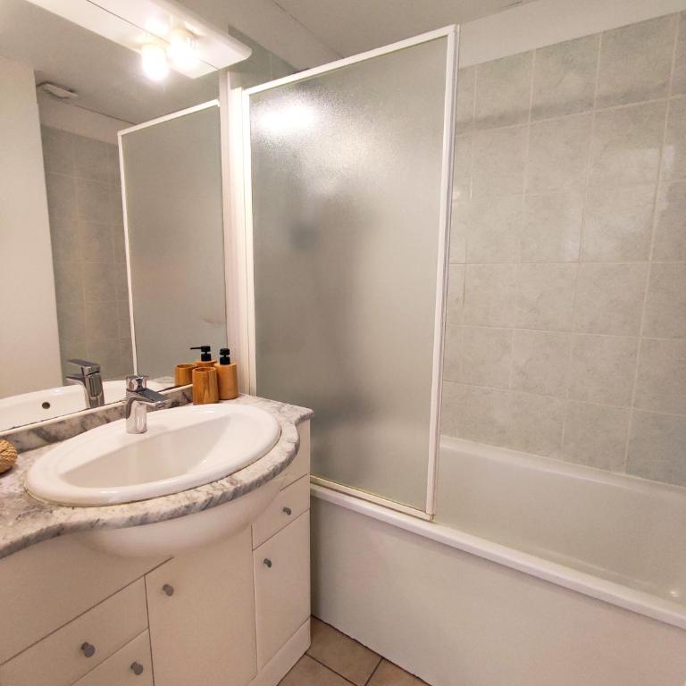 Appartement avec Terrasse et parking en centre ville d'Uzès - Appartement 1 Chambre - 10