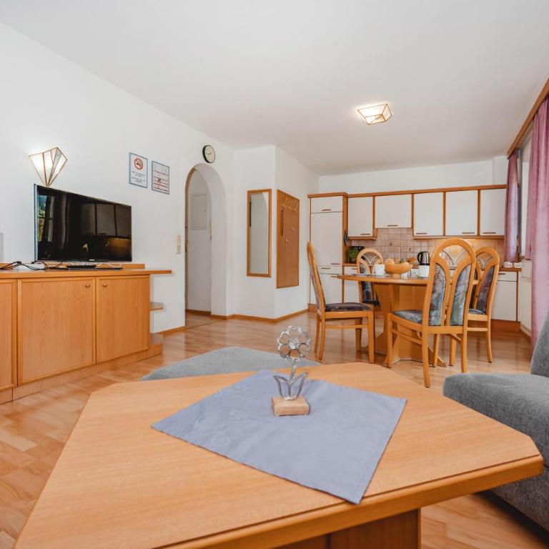 Appartements Mary inklusive Tauern-Spa Kaprun - Apartment mit 1 Schlafzimmer - 3