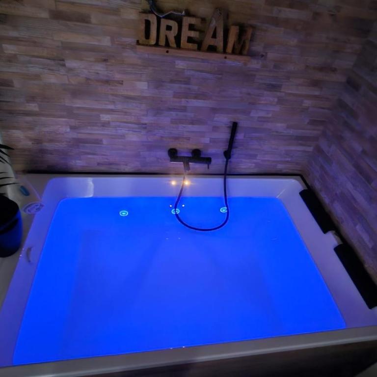 Lovely Suite, Villa Joy Verona , Luxury Romantic Suite with Jacuzzi, City Center - Appartamento - 2