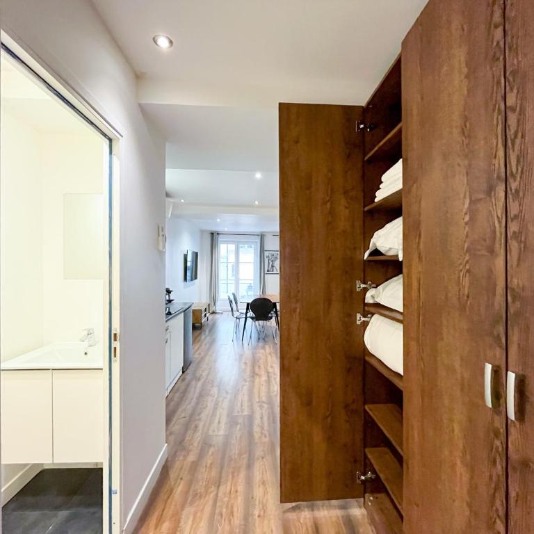 UrbanFlat 201 - Beautiful 2 Bedroom Flat in the center of Paris - Appartement - 33
