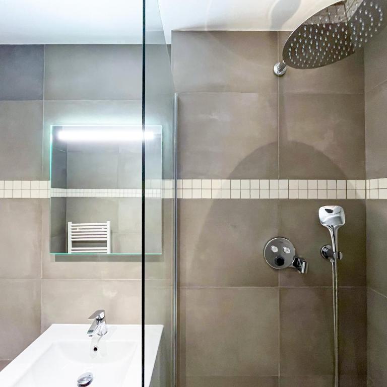 UrbanFlat 201 - Beautiful 2 Bedroom Flat in the center of Paris - Appartement - 23
