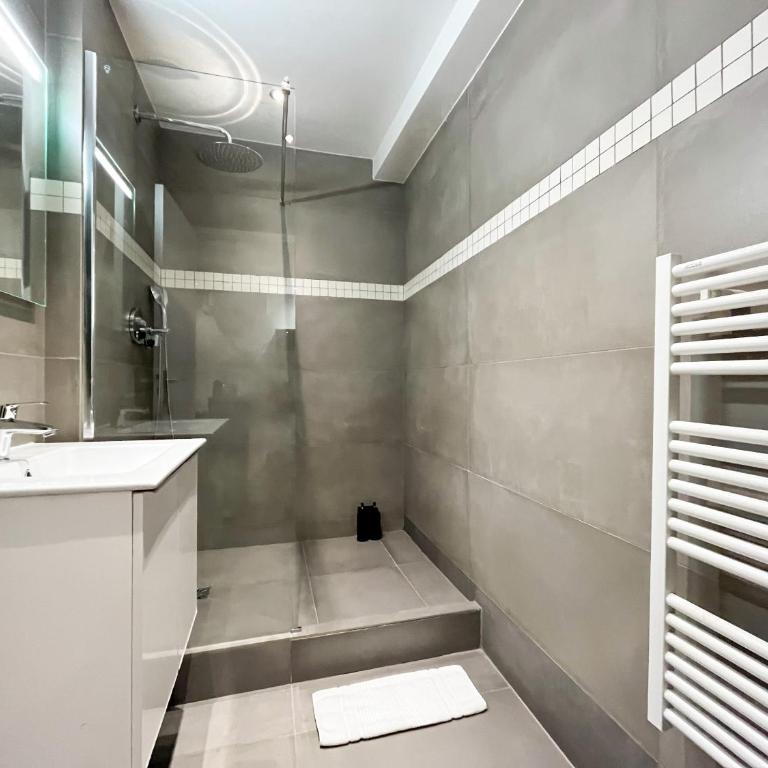 UrbanFlat 201 - Beautiful 2 Bedroom Flat in the center of Paris - Appartement - 10