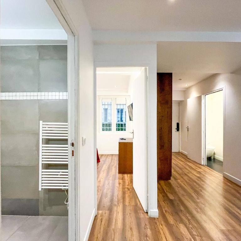 UrbanFlat 201 - Beautiful 2 Bedroom Flat in the center of Paris - Appartement - 24