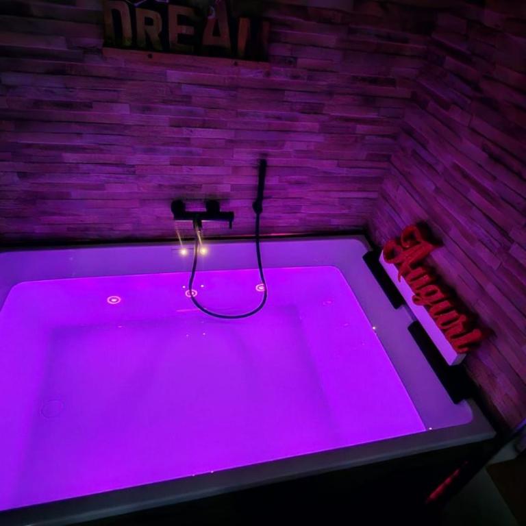 Lovely Suite, Villa Joy Verona , Luxury Romantic Suite with Jacuzzi, City Center - Appartamento - 7