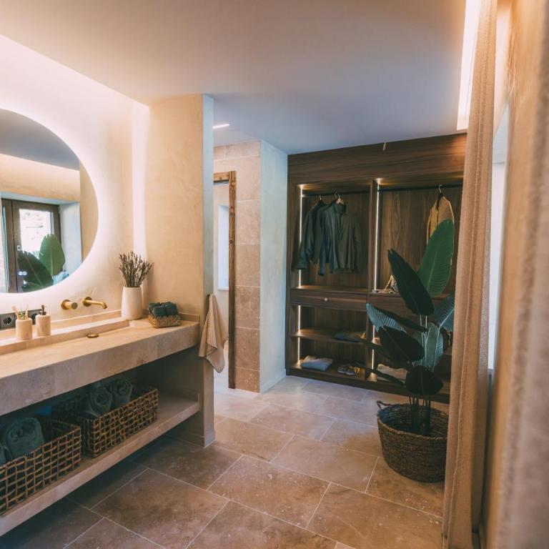 Residence Alpi - Private Spa & Living - Four-Bedroom Chalet with Sauna and Outdoor Whirlpool - 53