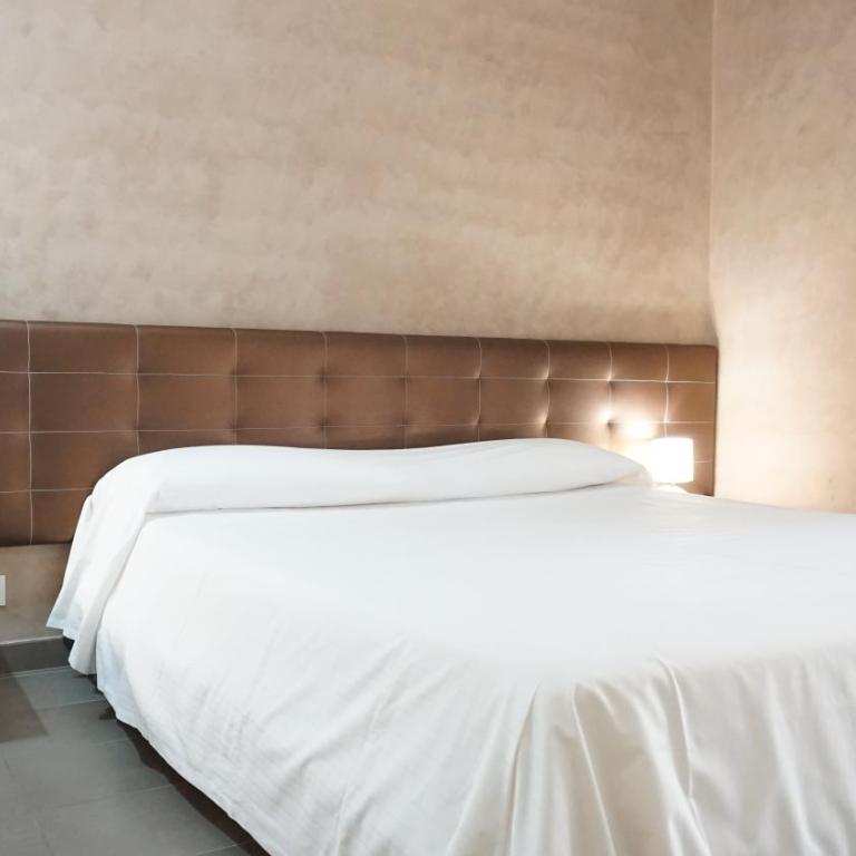 Sirmio Apartments - Primavera Stay - Deluxe Apartment with Garden and Lake View - 13