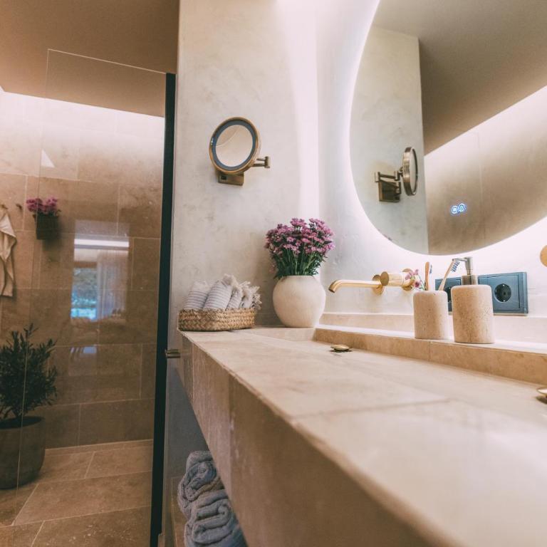 Residence Alpi - Private Spa & Living - Four-Bedroom Chalet with Sauna and Outdoor Whirlpool - 62