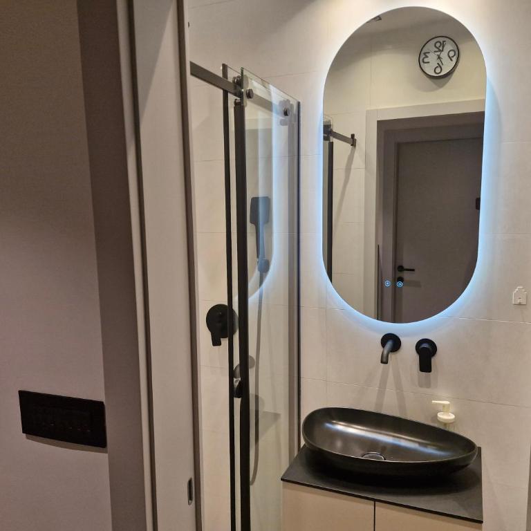 Urban Central Stay Belgrade - One-Bedroom Apartment - 26
