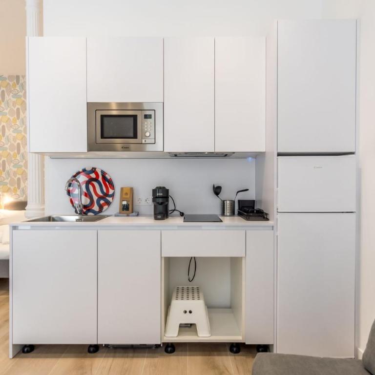 2 bedrooms 2 bathrooms- Modern and Bright- Center - Apartment - 5