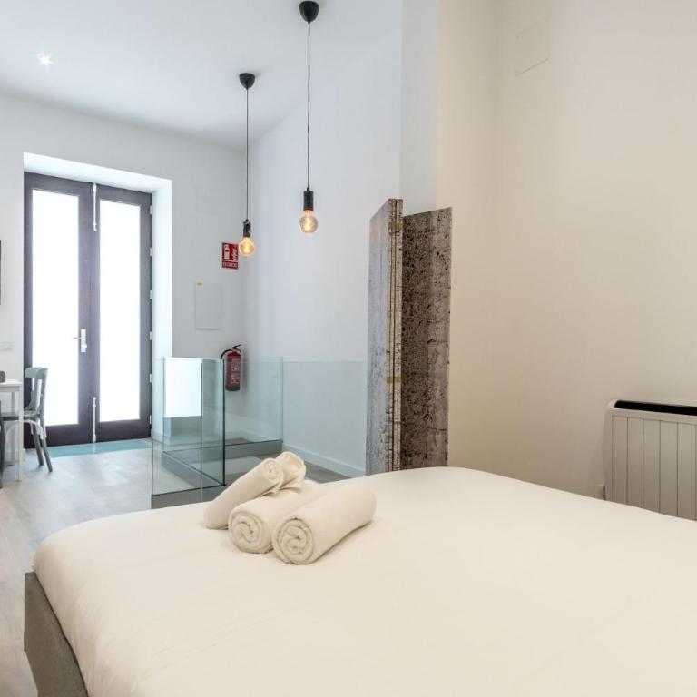 2 bedrooms 2 bathrooms- Modern and Bright- Center - Apartment - 11