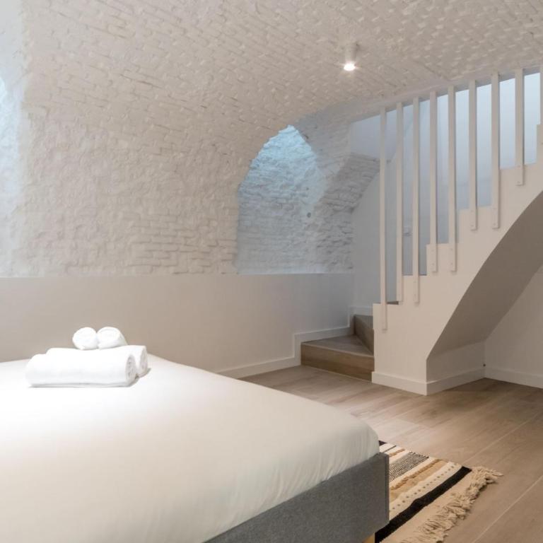 2 bedrooms 2 bathrooms- Modern and Bright- Center - Apartment - 15