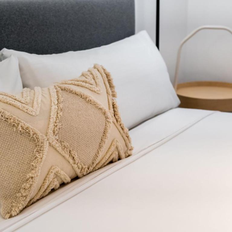 2 bedrooms 2 bathrooms- Modern and Bright- Center - Apartment - 28
