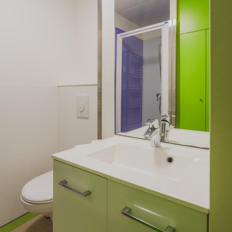 L'HELIOS Séjour Ski & Thermes en Plein Centre - One-Bedroom Apartment - 5