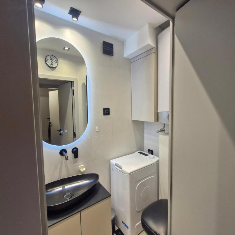 Urban Central Stay Belgrade - One-Bedroom Apartment - 28