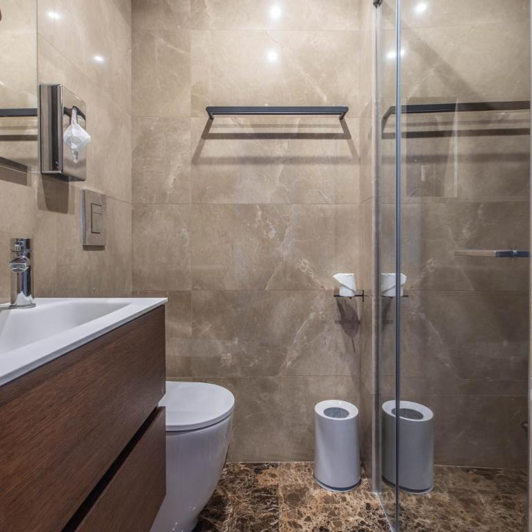 LB Vacation Rentals I Charming Classique Room - 5min Palais I Casa d'Azur - Apartamento de 1 dormitorio - 13